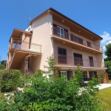 Apartments Lada 1217 Премантура Екстериор снимка